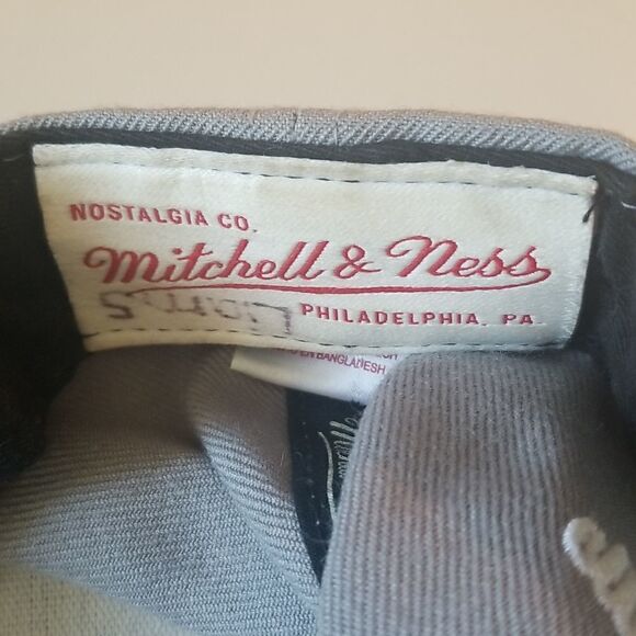 CHICAGO bulls hat - Picture 3 of 7